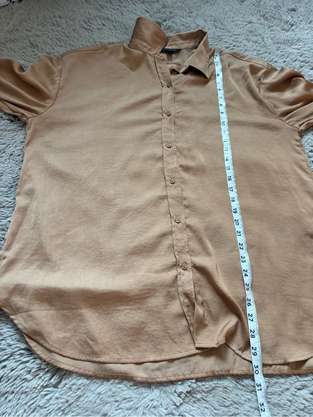 Banana Republic Satin Silk like Button-Down Shirt in tan Latte Brown size L
